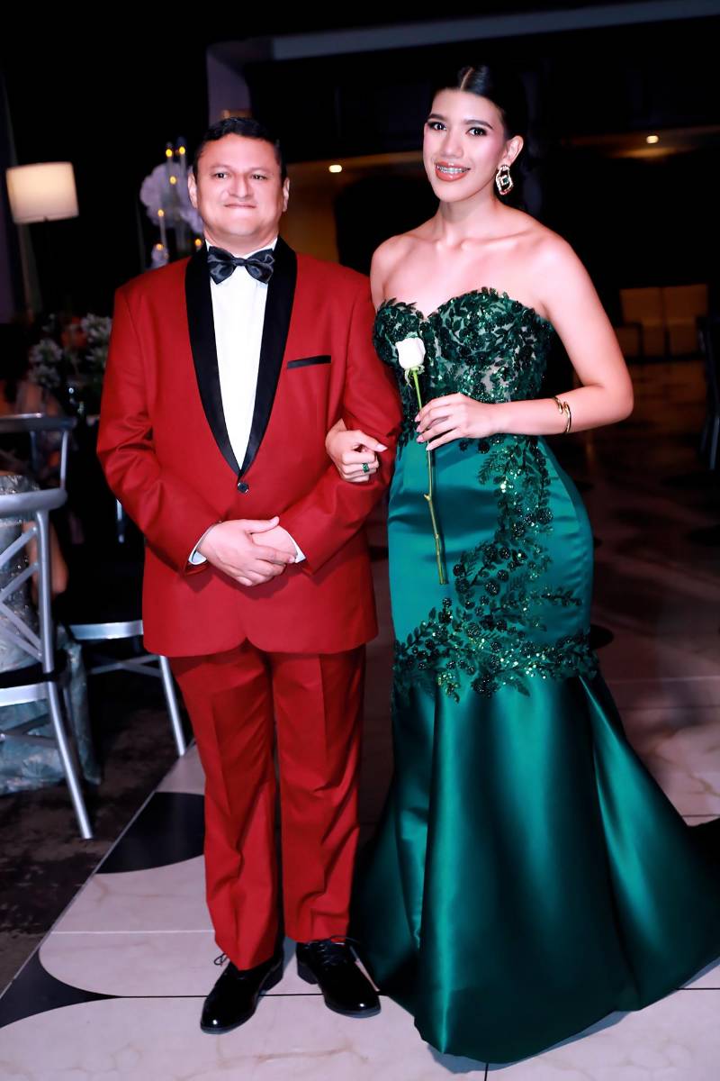 Aleshka Flores y su padre Rembrandt Flores. 