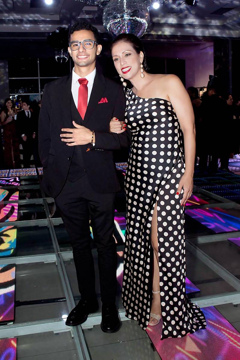 Adrian Gamoneda y Denisse Cerrato.