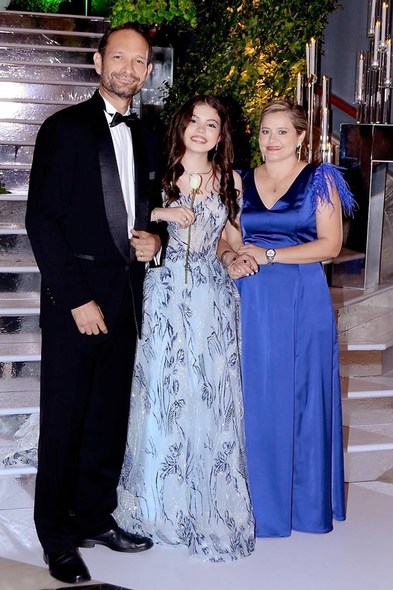 Walter y Ana Cecilia Rivera con Erica Lavaire
