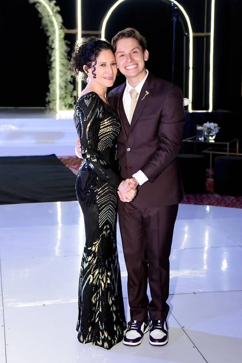 Namig Herrera y Oliver Sanders desfilaron al ritmo de <i>Somewhere</i> de Tom Wait