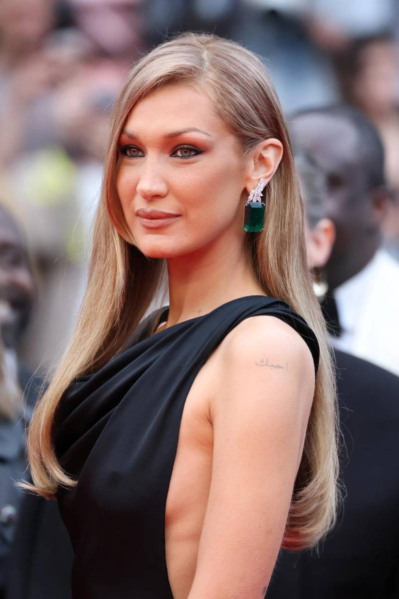 La modelo estadounidense Bella Hadid, también fue una portadora de joyas de Chopard, su estilo único y el buen ojo para combinar sus atuendos la hacen lucir realmente hermosa. 