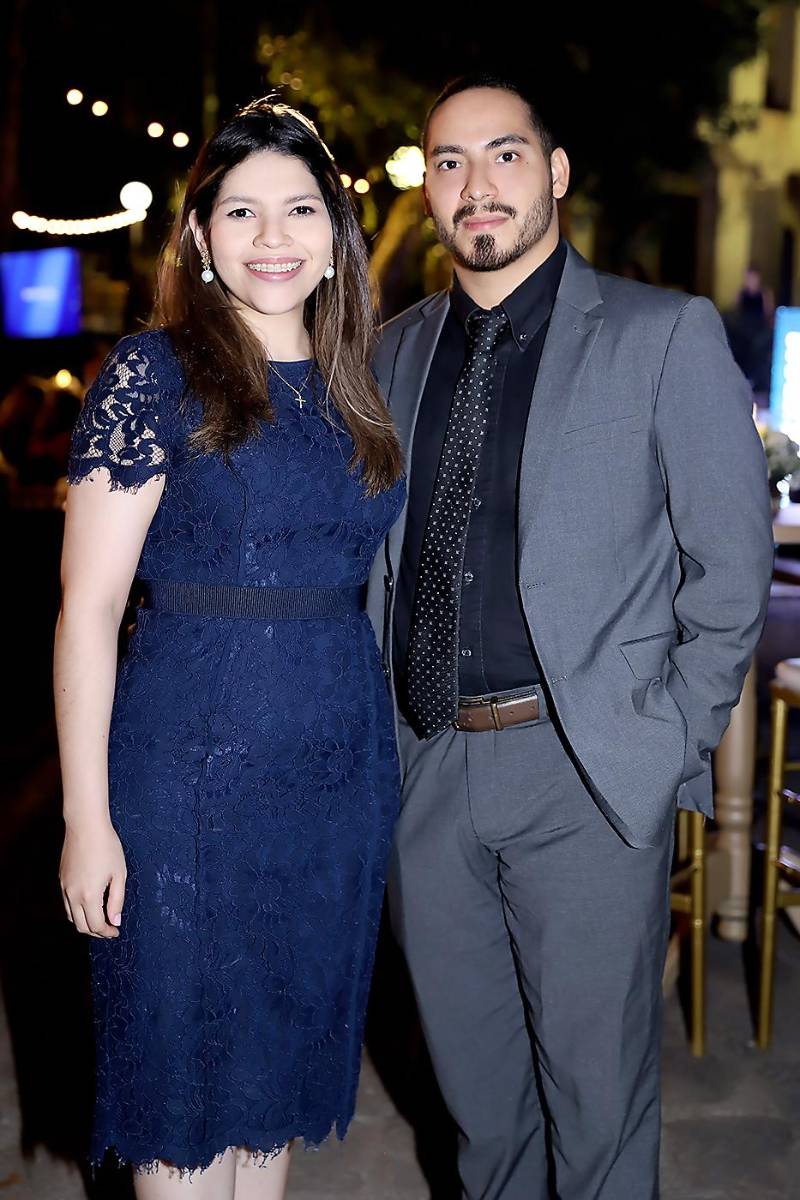 Sinfonía bajo las estrellas: Una velada mágica de música y elegancia