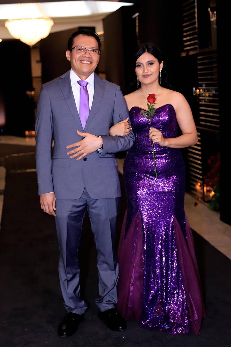 Desfile padres e hijos de la prom 2025 de DelCampo School