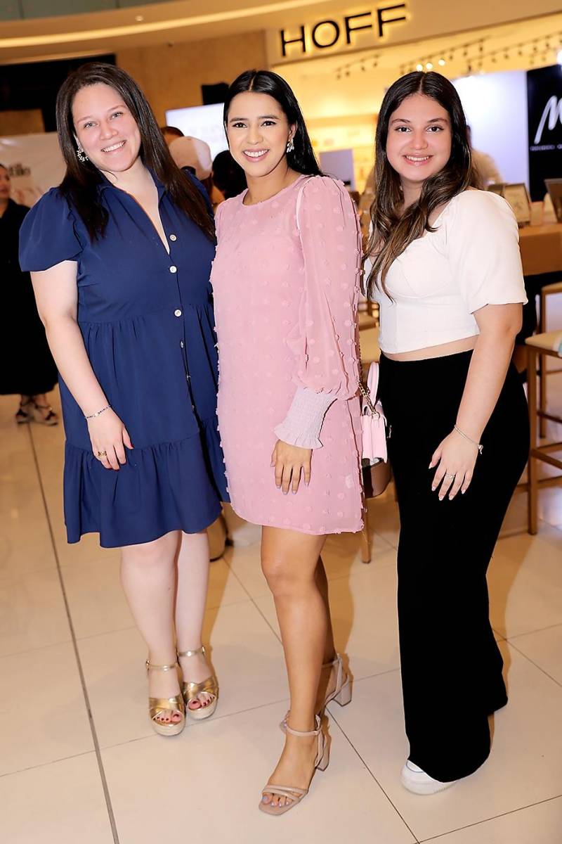 Andrea Narvaez, Norma Farias y Valeria Ordóñez.