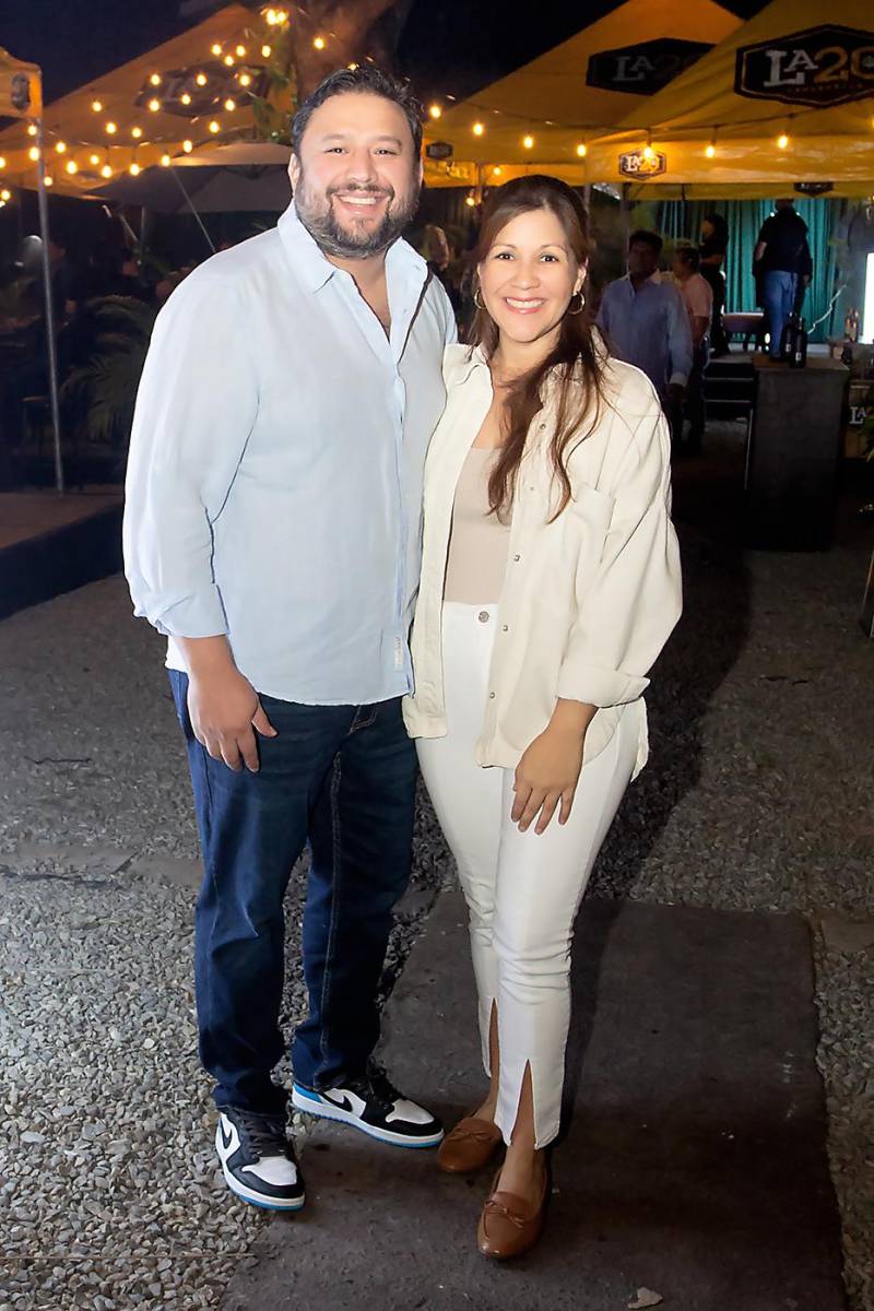 Yamil y Andrea Córdoba de Handal.