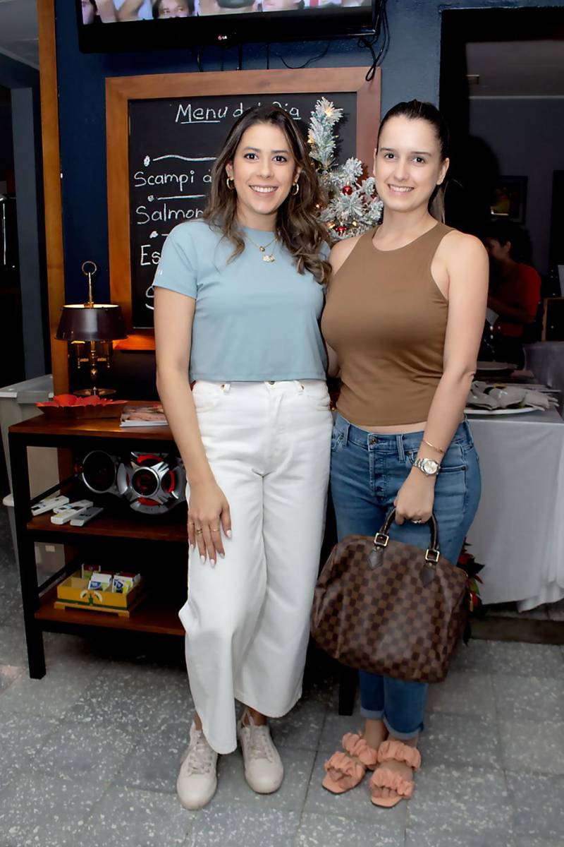 Michelle Marsan y Daniela Robelo 
