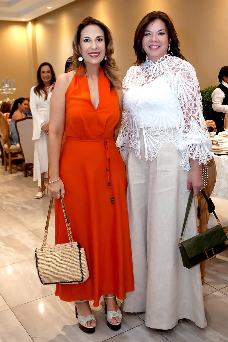 Arlette Craniotis y Kathia Bonilla.