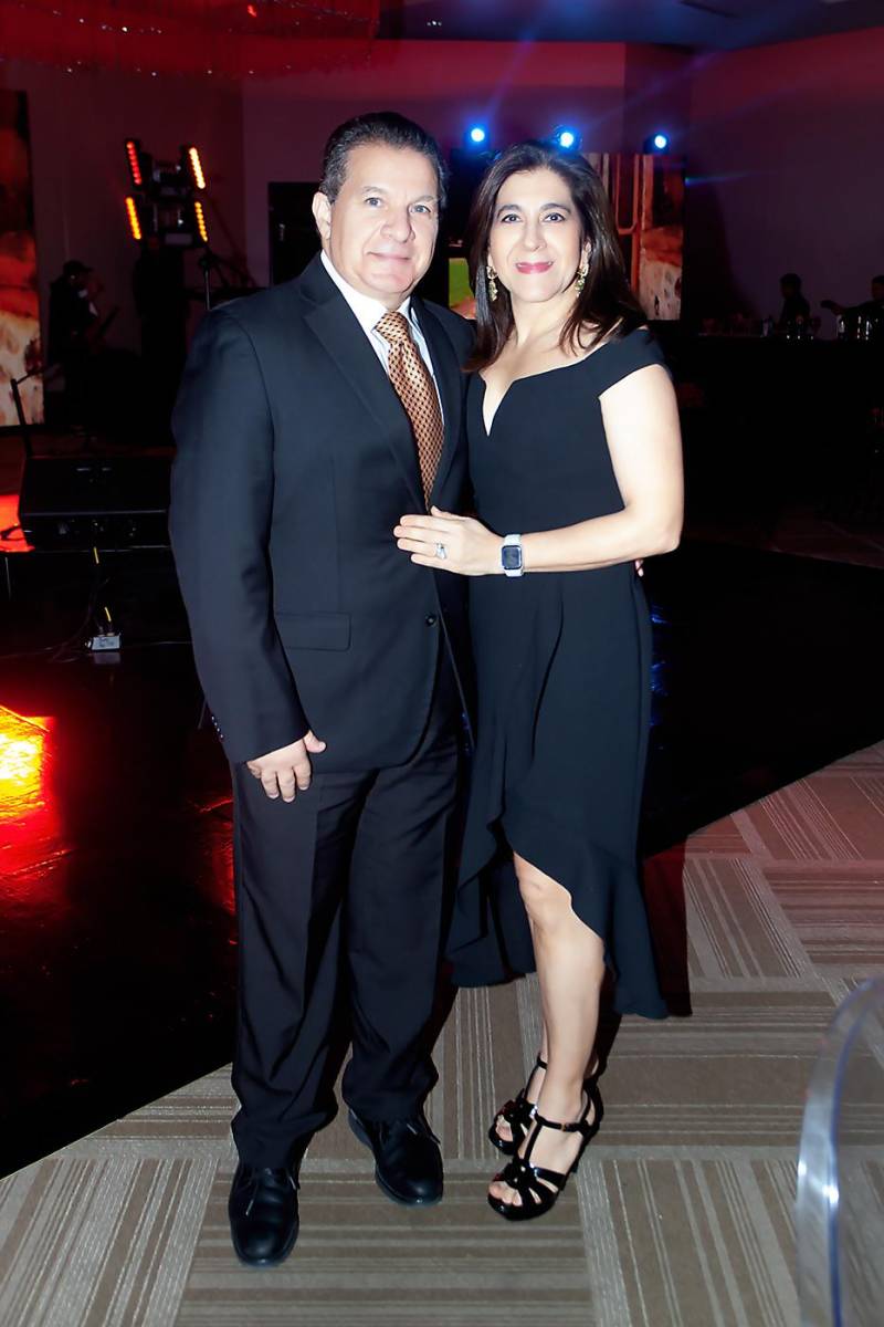 Jesús y Giselle Canahuati.