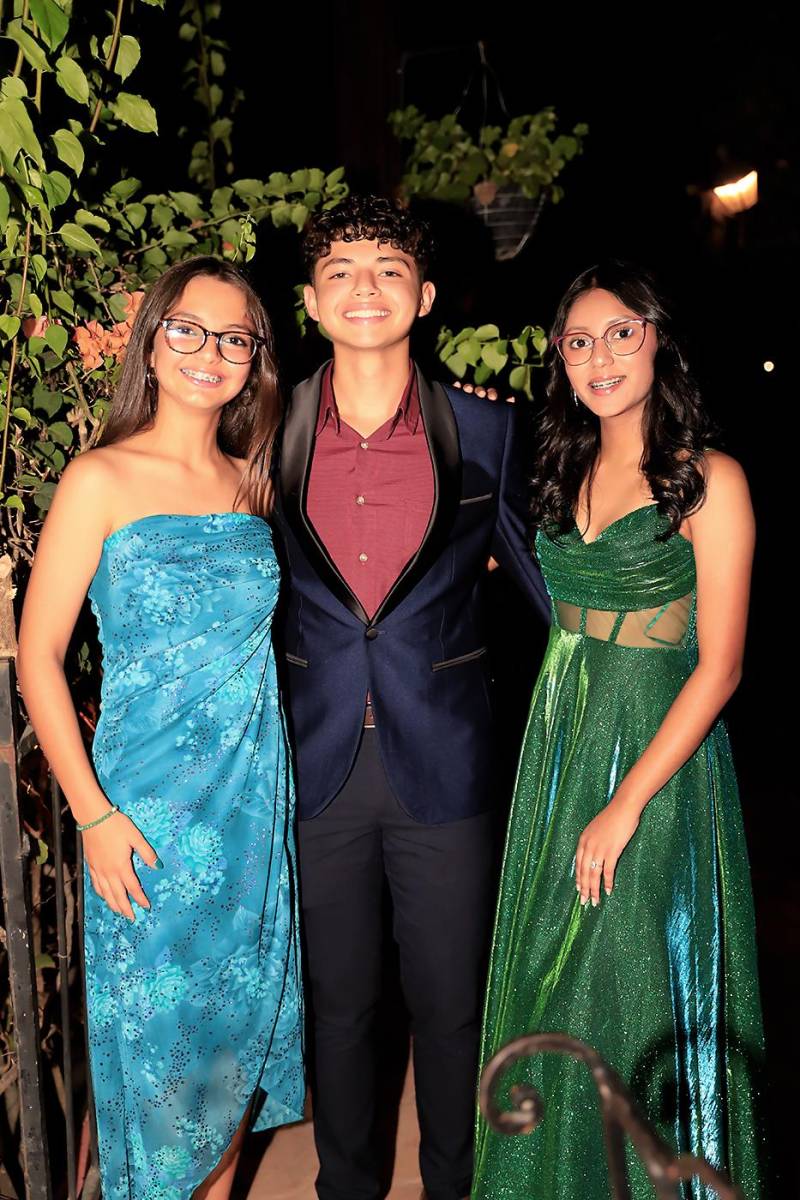 Mia Mondragón, Luis Mejía y Sophia Santos.