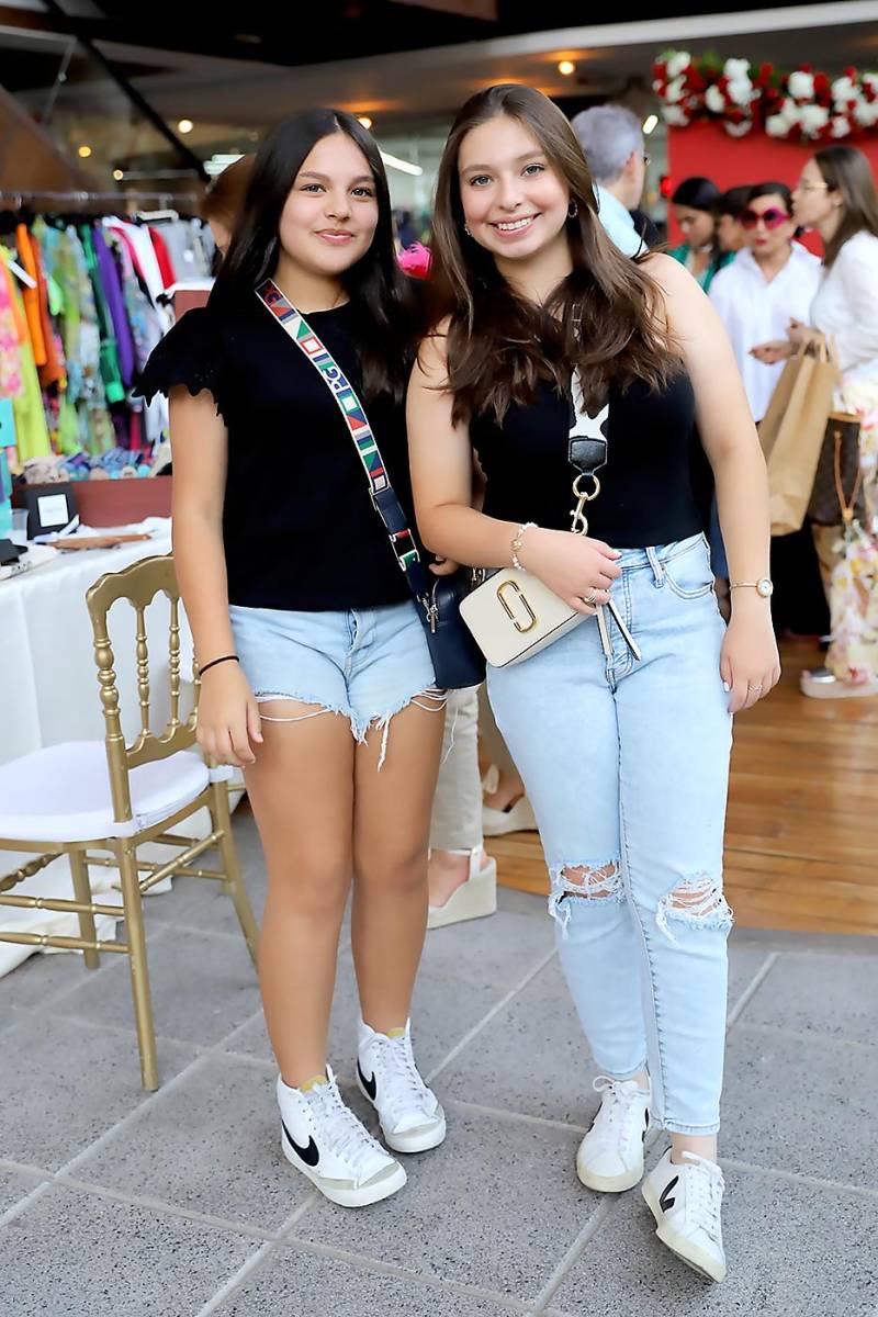Arianna y Annakaren Flores