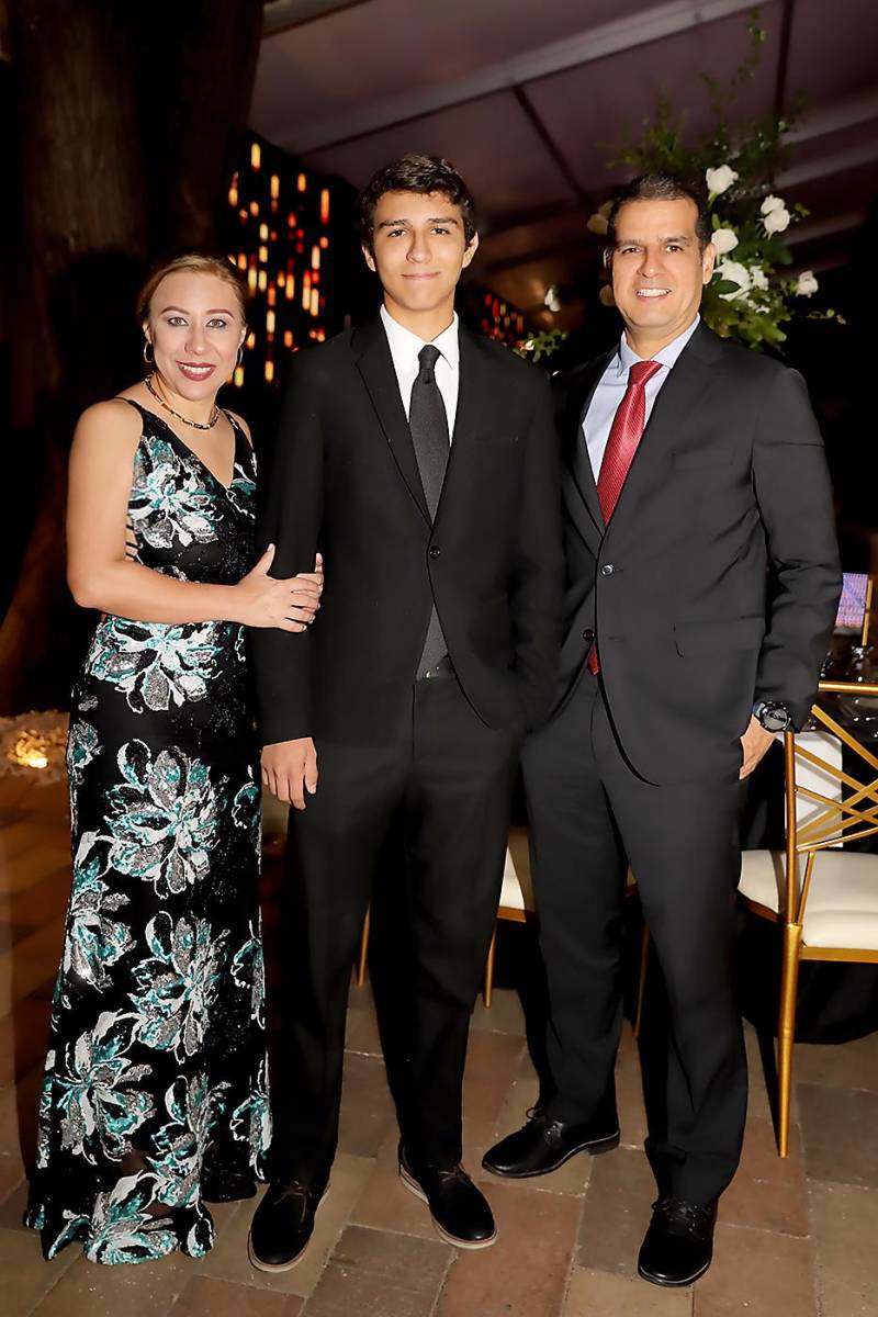 Angélica Villegas, Sebastián y Carlo Kafarela