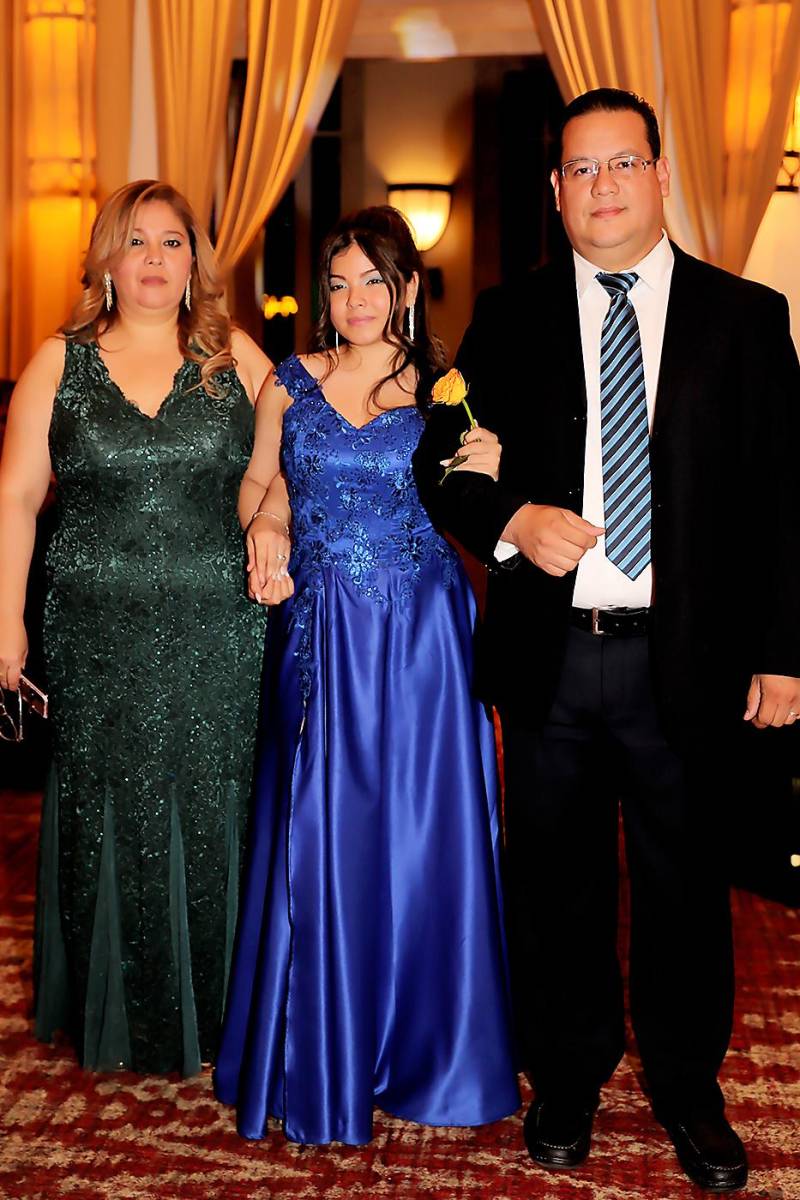 Mary Valle, Michelle Rico y Cristian Rico