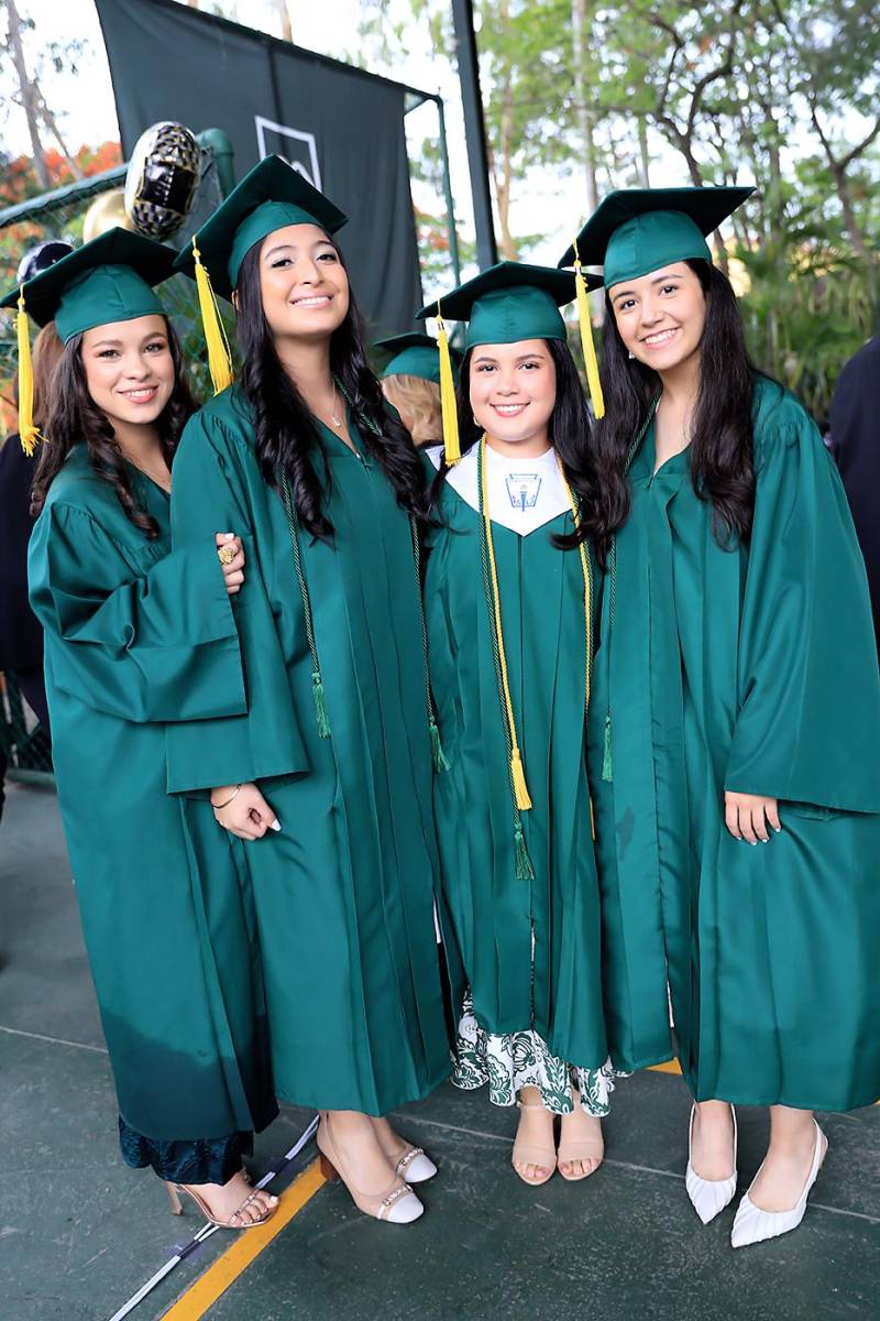 Daniella Díaz, Ana Godoy, Andrea Ortega y Hillary Dávila.
