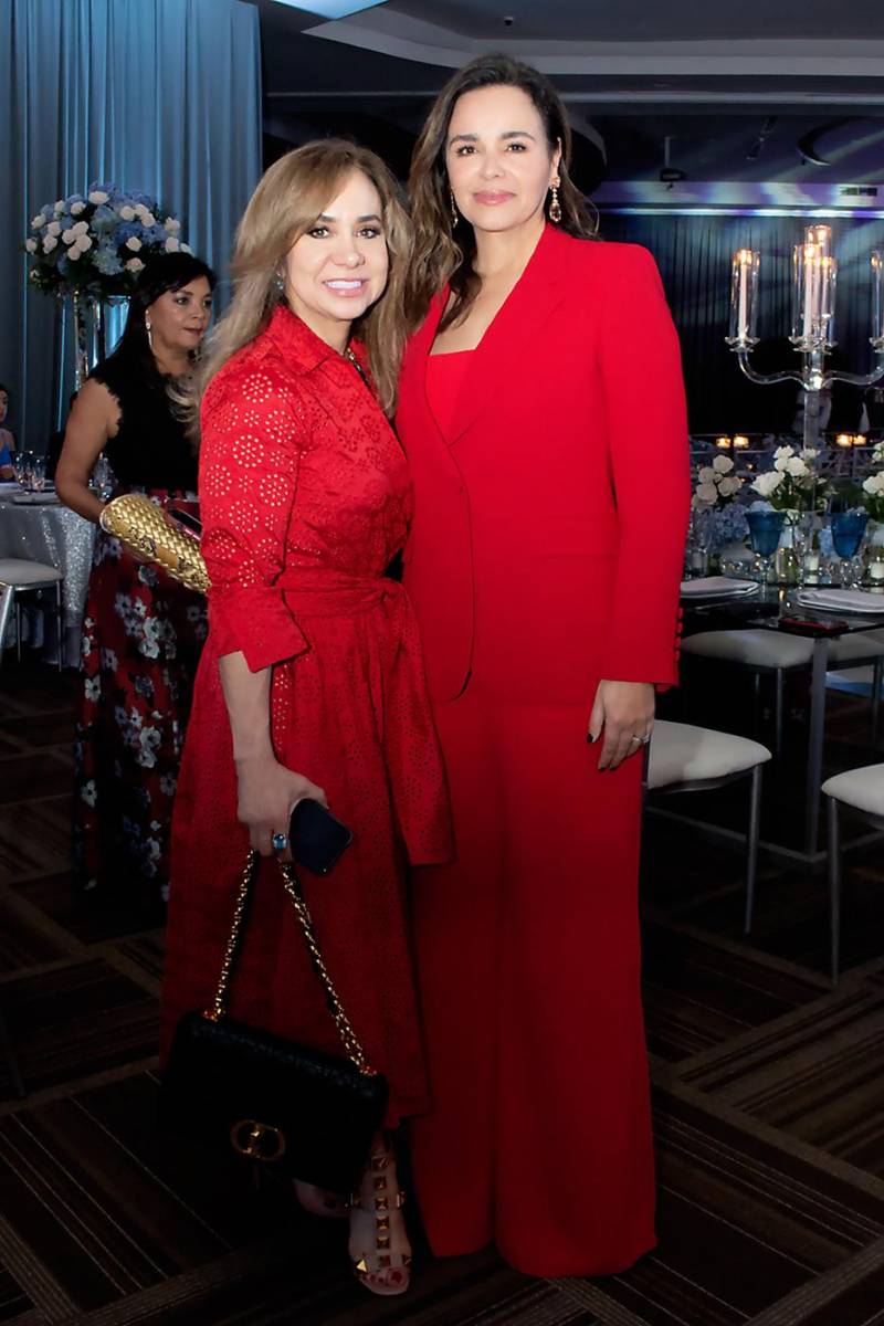 Laura Blanco y Rina Medina. 