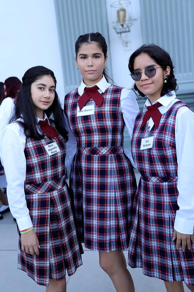 María Alejandra Reyes, Mía Sierra e Izel Vallejos