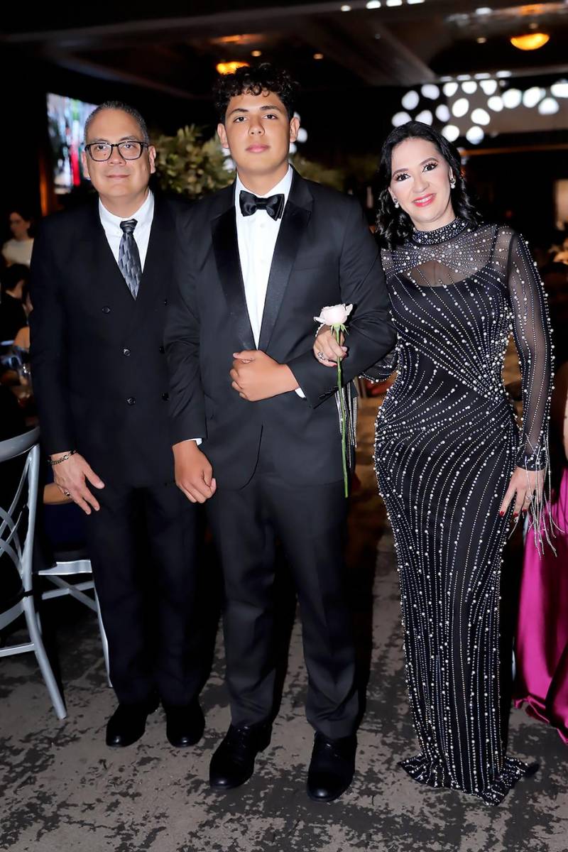 Rodrigo, Rodrigo David Morales y Karen Cruz.