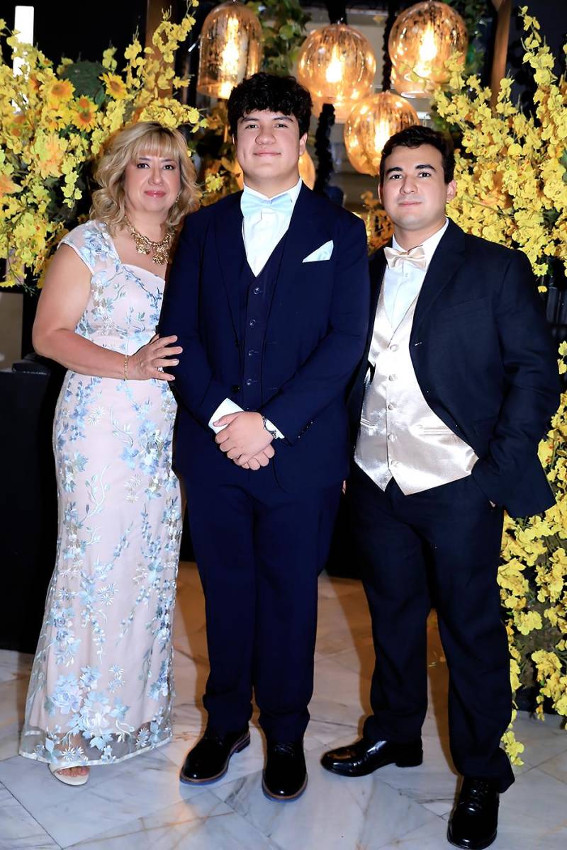 Invitados de la prom 2025 de La Estancia School