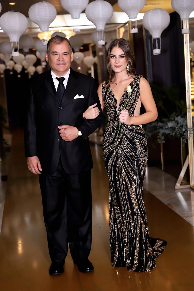 Marcia Rivera con su padre Héctor 