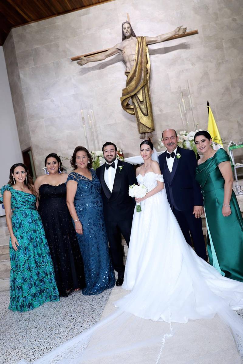 El “sí, acepto” de Victoria Khury y Víctor Kafati