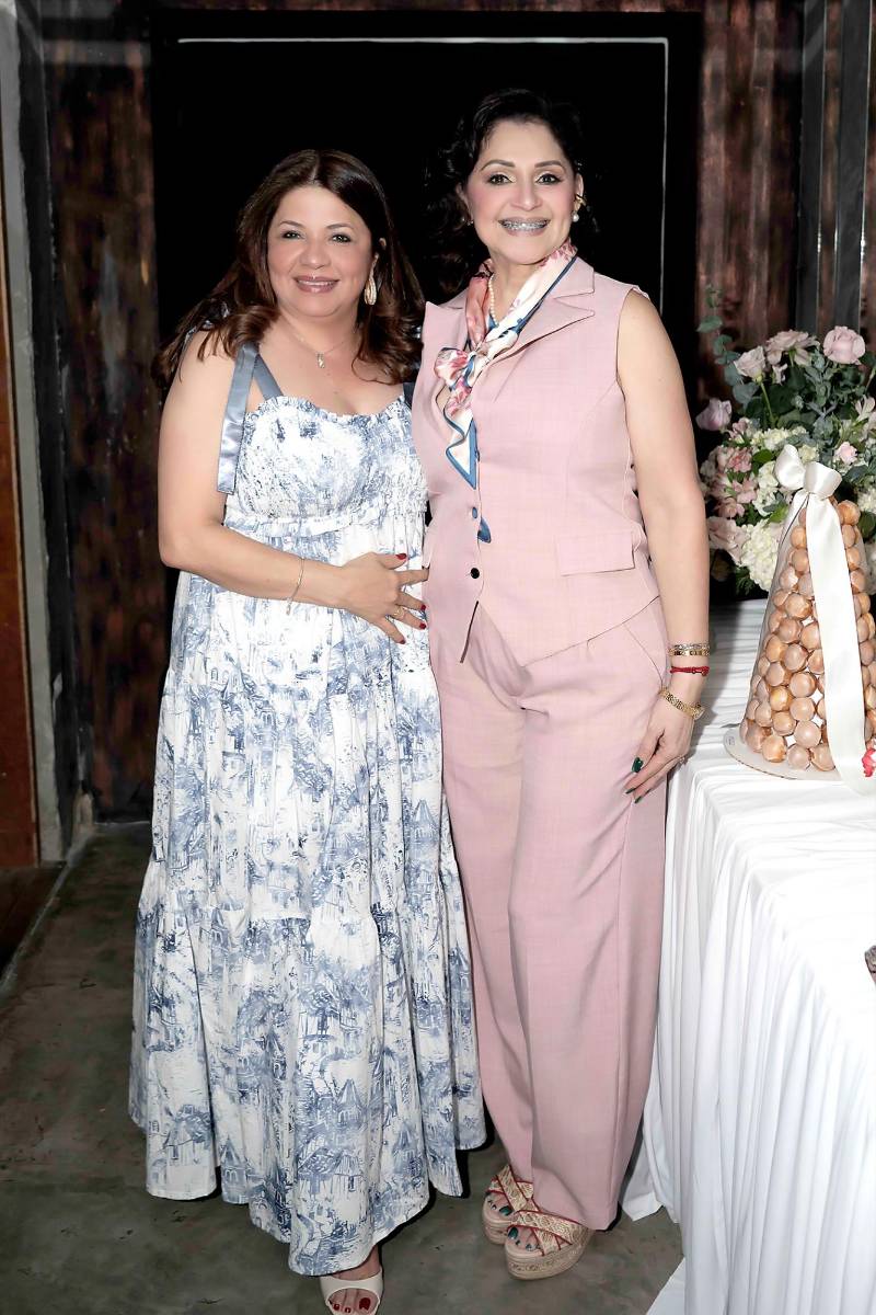 Xiomara Castro y Sonia Amador. 