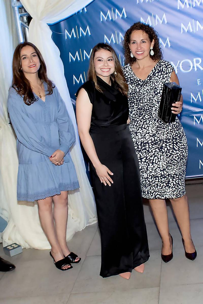 Sandra Castillo, Andrea Tercero y Claudia Pereira.
