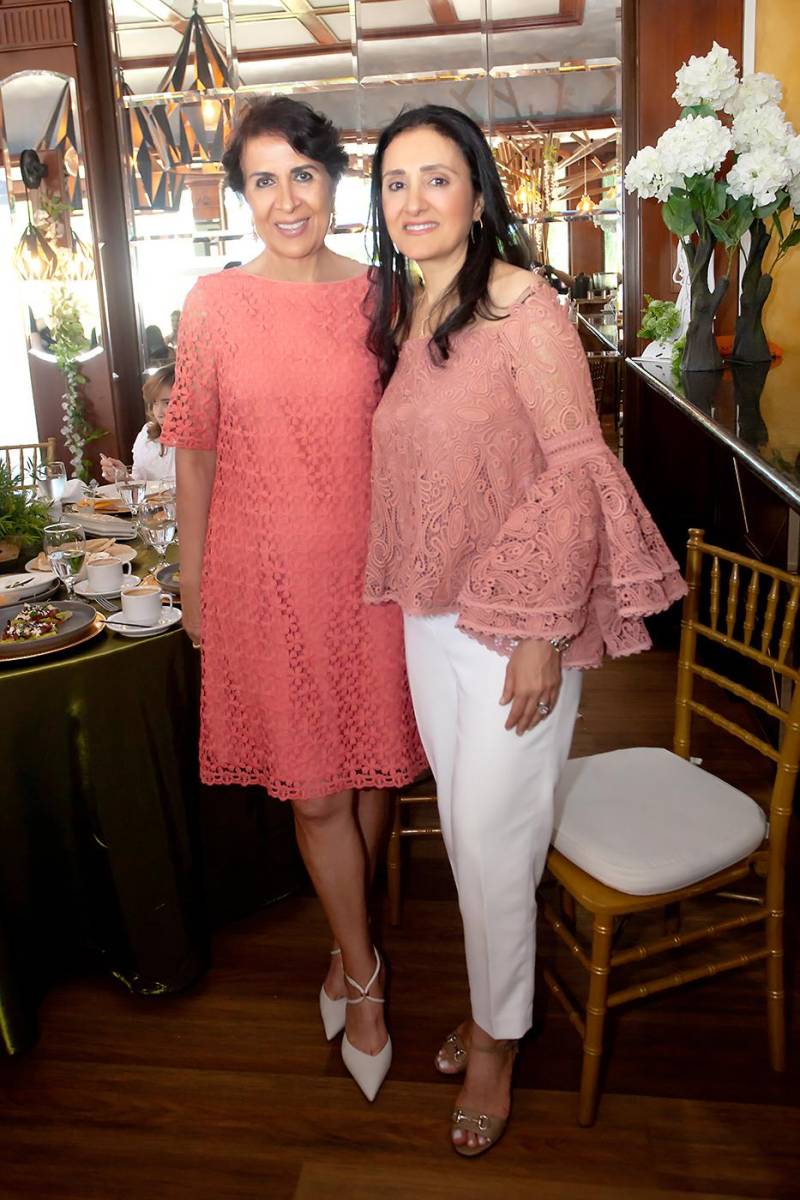 Carmen Faraj y Helen Qubain.