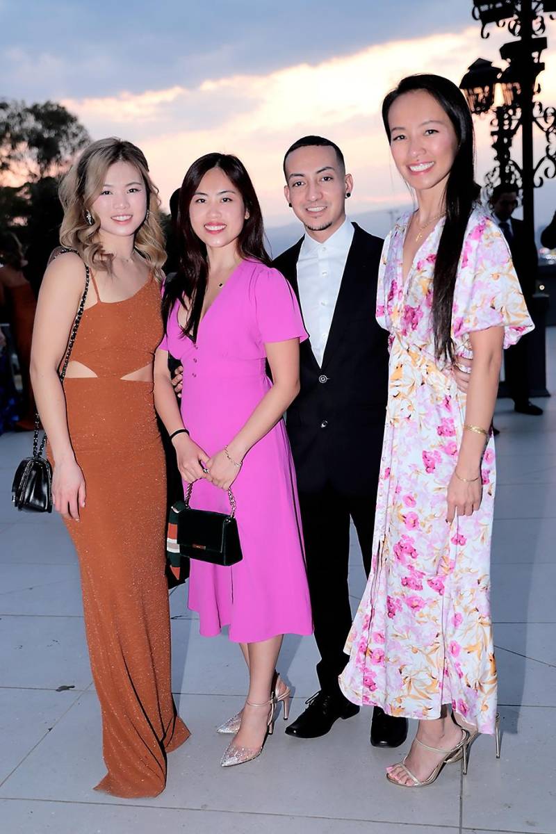 Sally Ng, Cindy Pham, Norman Godoy y Mya Dao