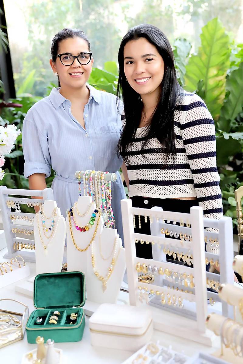 Andrea Maradiaga participó con su marca Soleil Jewels, accesorios de aire contemporáneo, perfectos para regalar