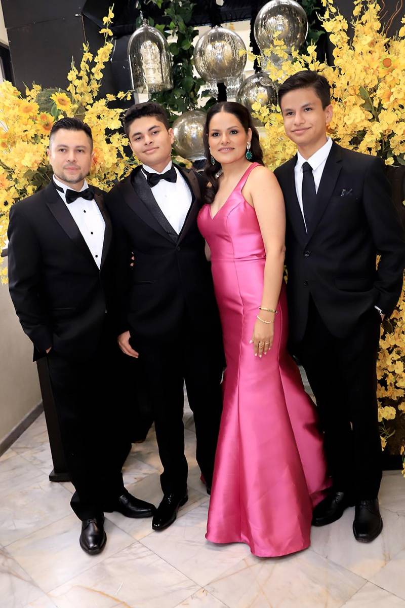 Invitados a la Prom 2025 de Elvel School
