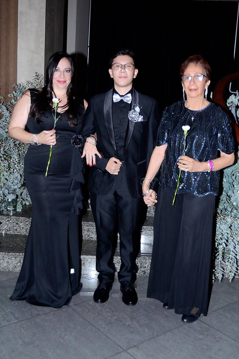 Olga Chávez, Andreé Carmona y Lourdes Santos.