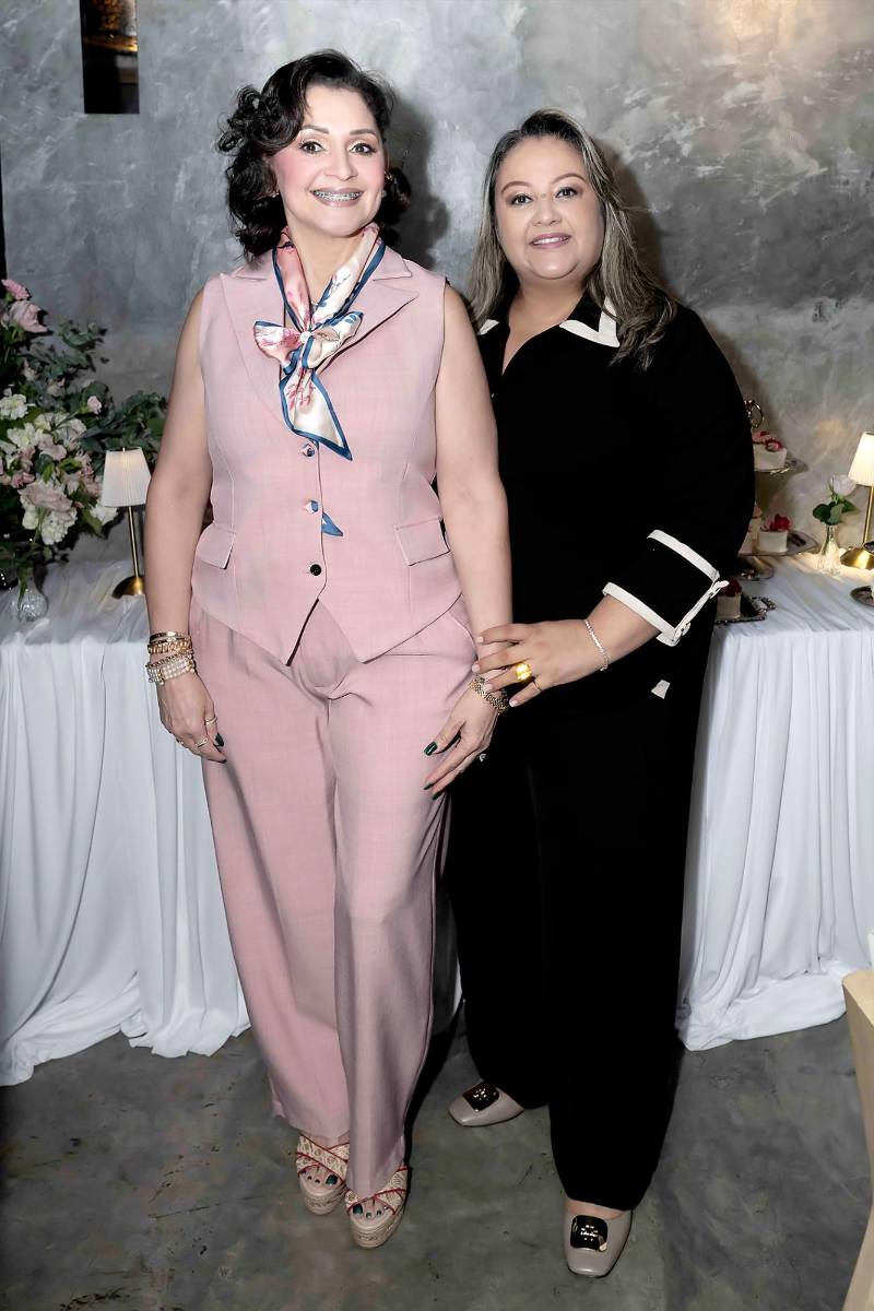 Sonia Amador y Karina Bardales. 