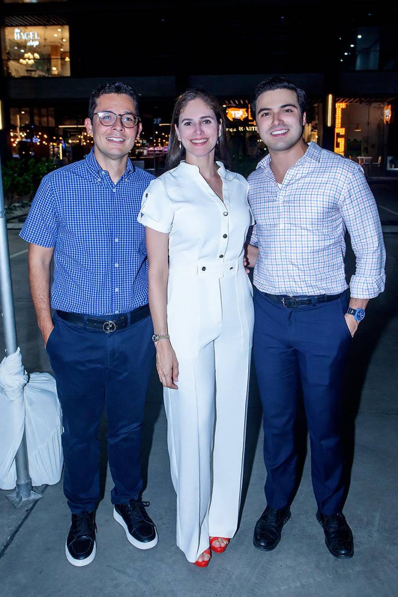 Juan Carlos, Ana y Antonio Guillén.