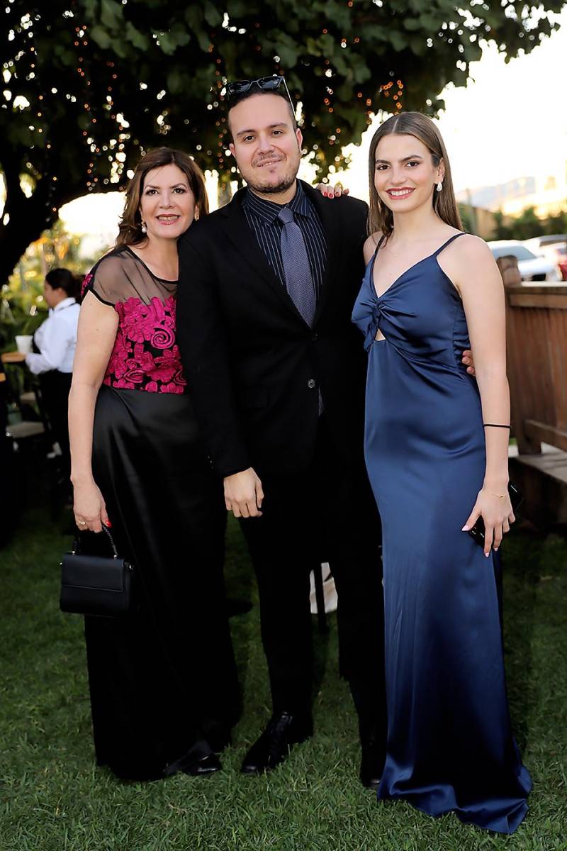 Marcia Bendeck, Ernesto Alvarenga y Gianna McNab