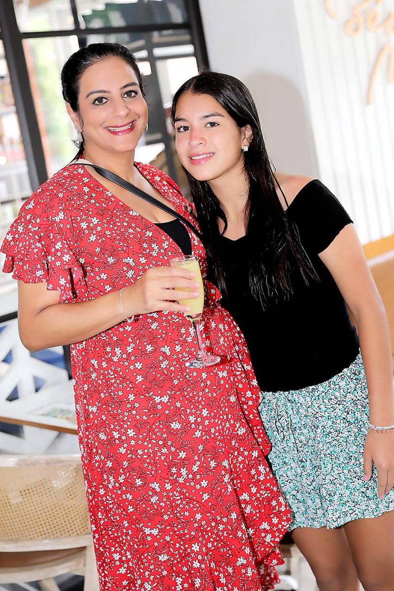 Karen Simón y Samira Gallardo. 