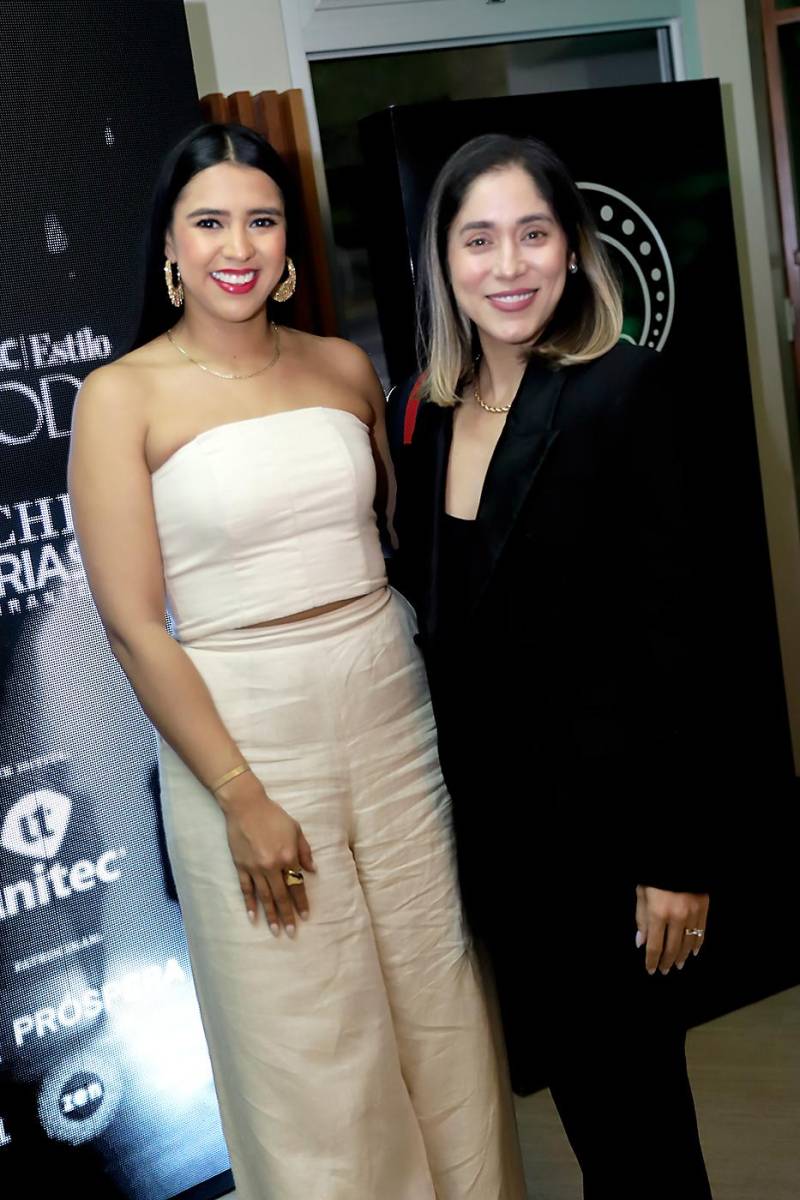 Norma Farías y Alejandra Chang.