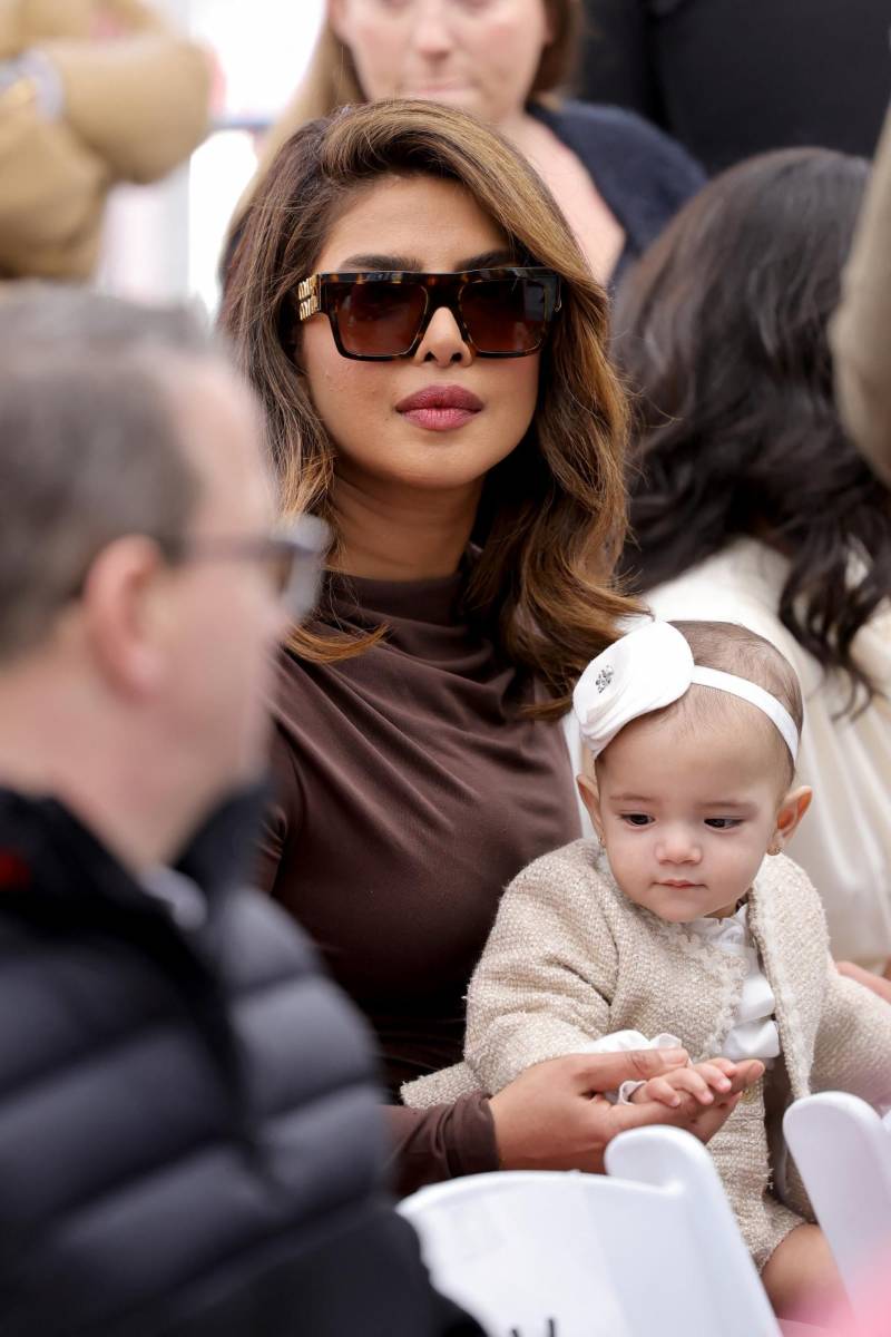 Durante el evento hizo su tierno debut la pequeña Malti Marie, hija de Nick Jonas y Priyanka Chopra 