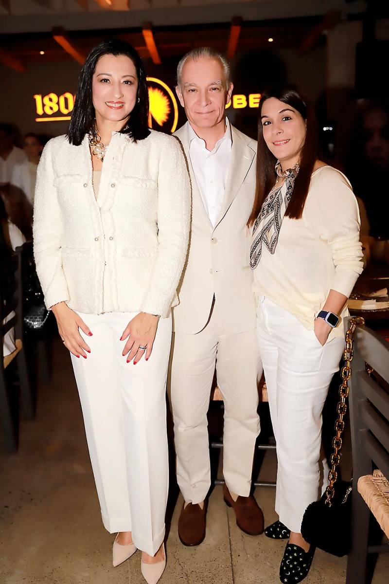 Marisol, Guy y Christine de Pierrefeu. 