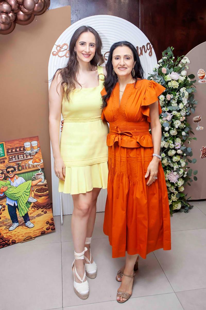 Amy Faraj y Elena Qubain.