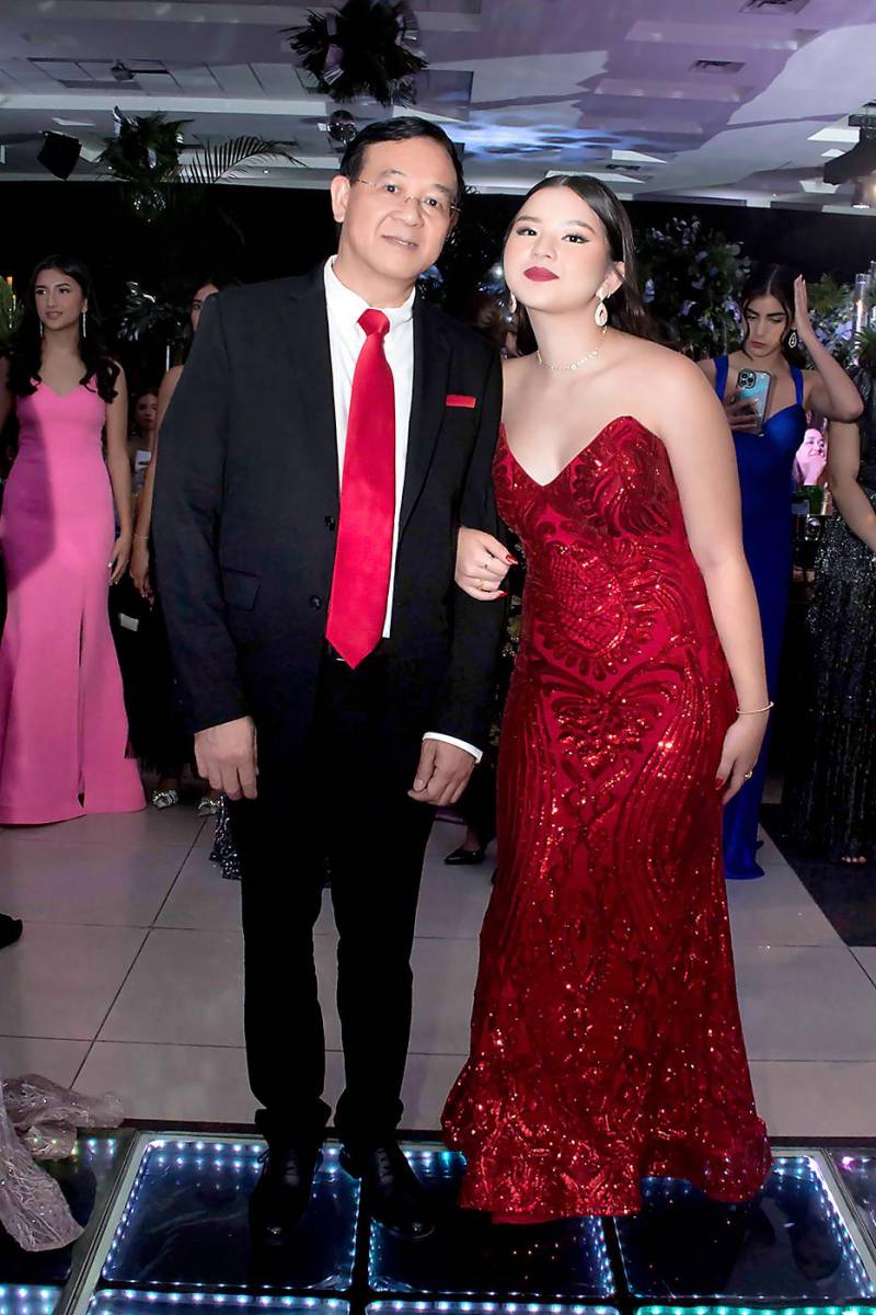  John Chan y su hija Haimei Chan.