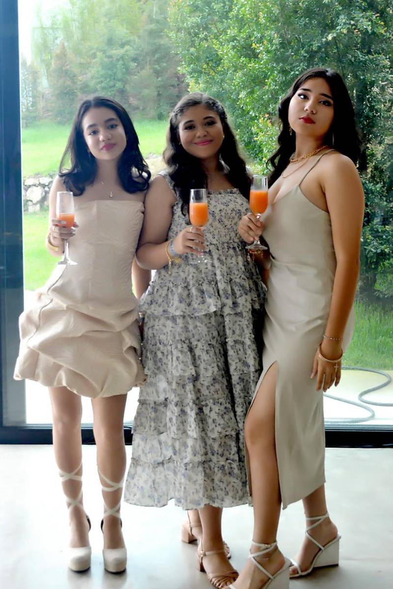 Ana Chévez, Celeste Tinoco y María Belén Menjivar.