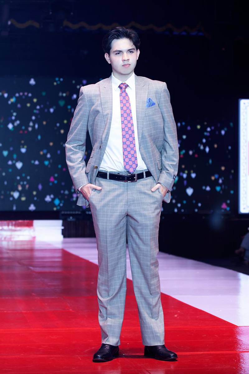 Senior Fashion Show “Ace of Style” de la Escuela Internacional Sampedrana 2025