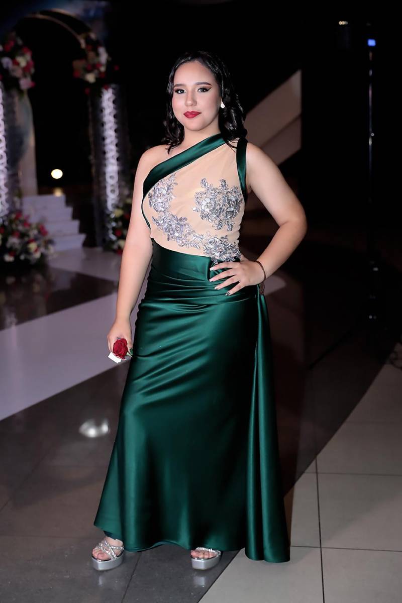 Looks de la prom 2024 del Instituto San José del Carmen