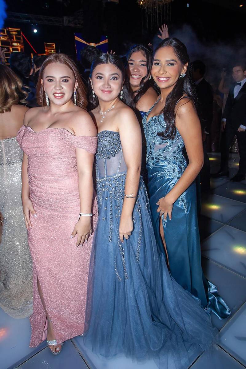 Alicia Savillón, Natalia Bueso, Alejandra Cálix y Sara Flores.