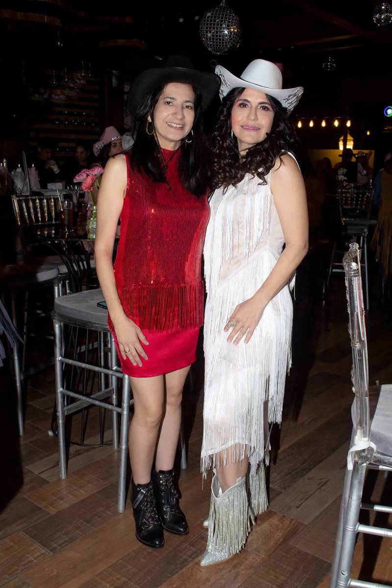 Johanna Kattán y Claudia Kattán de Jordán.