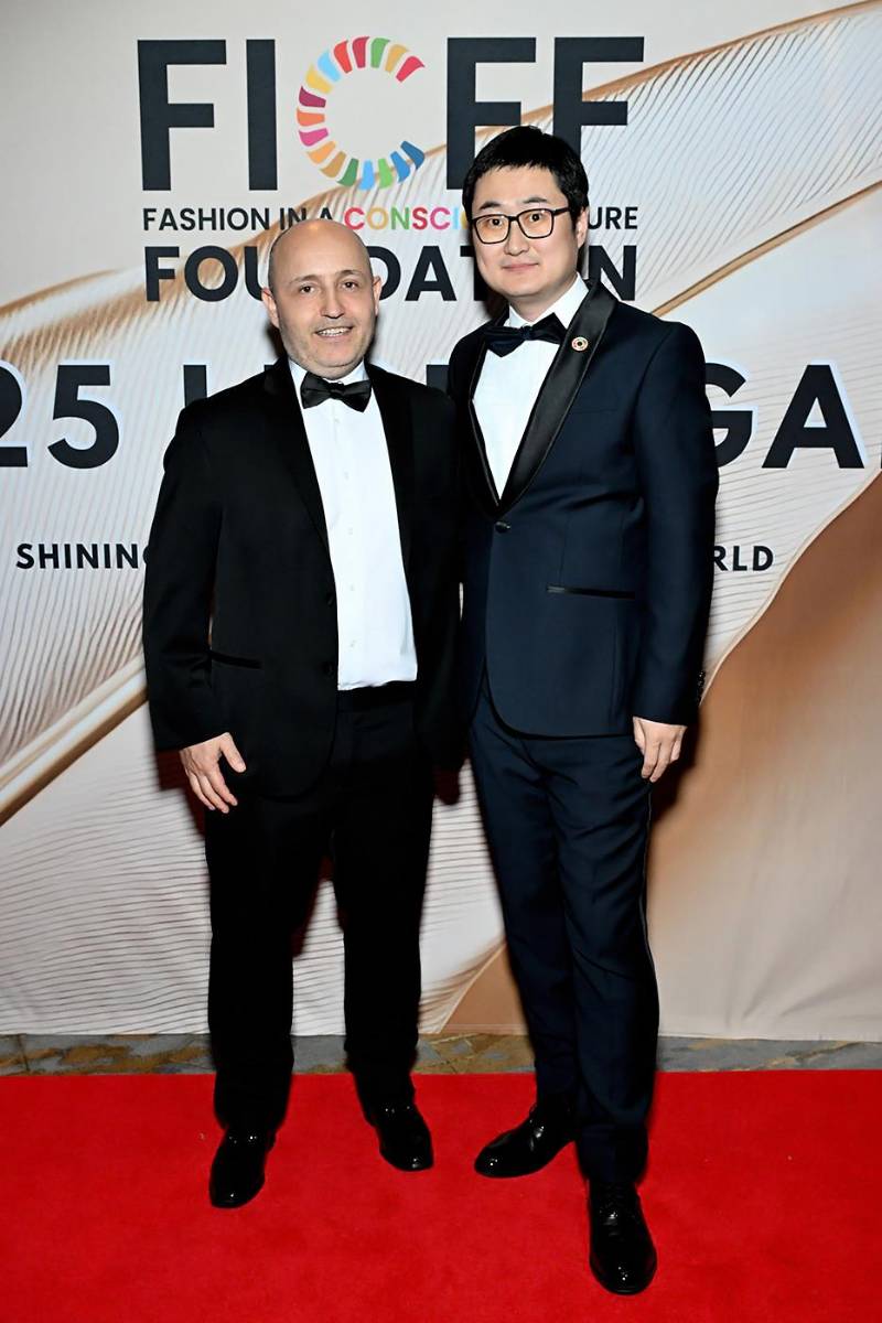 El sacerdote Álvaro Ramos y Yitong Qin