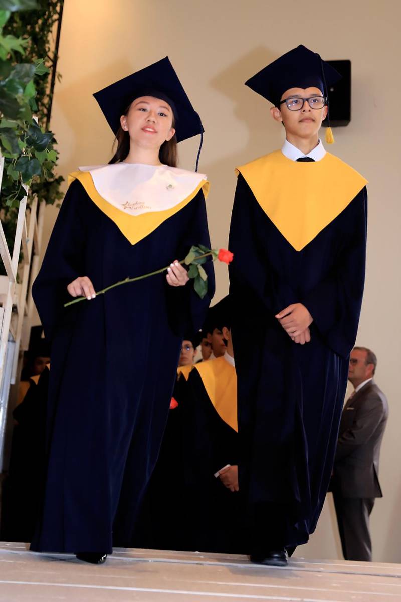 Estefany Zhou y Christian Yigueily.