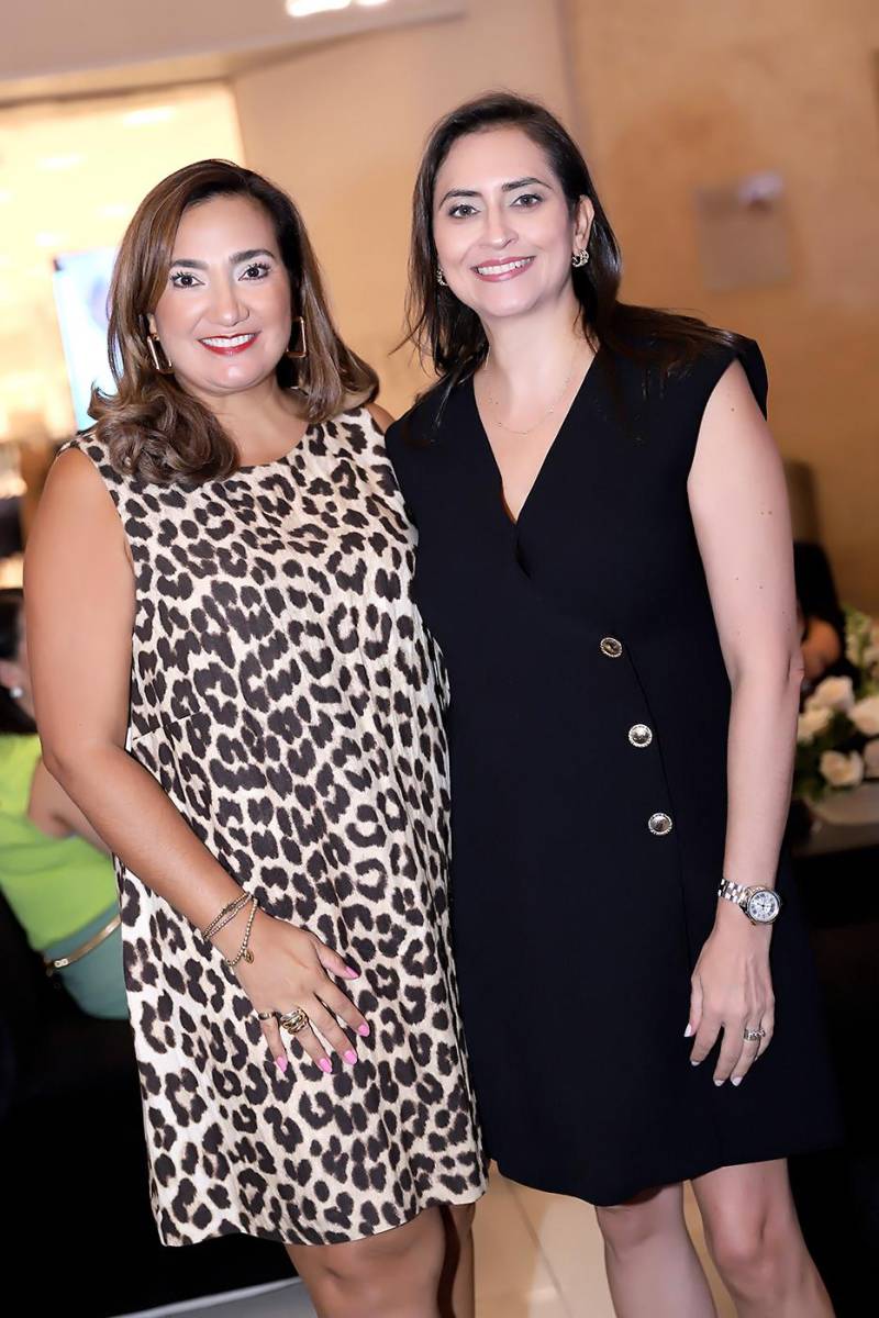Mónica Arita y Valeria Ríos.