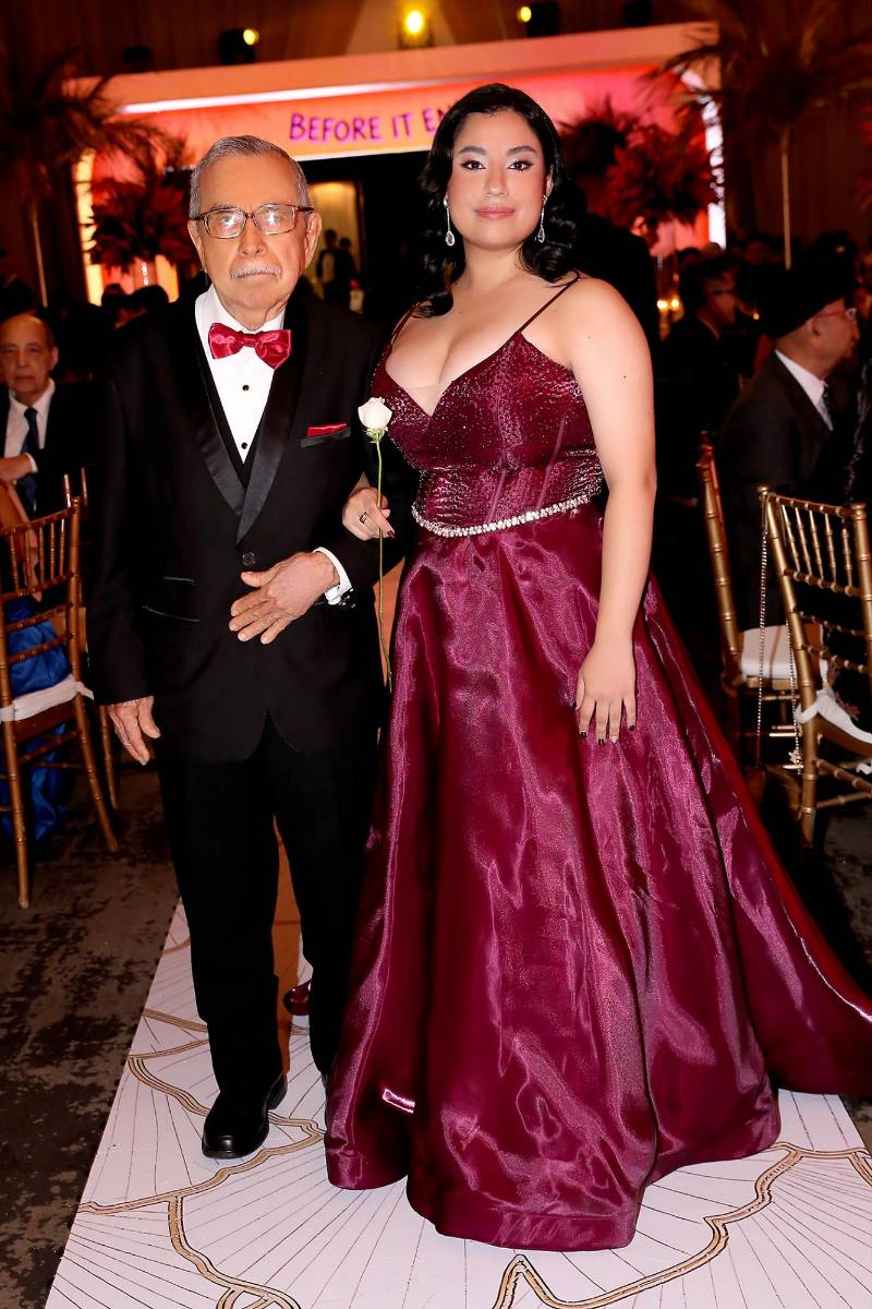 Helena Mauri y su abuelo José Mauri. 