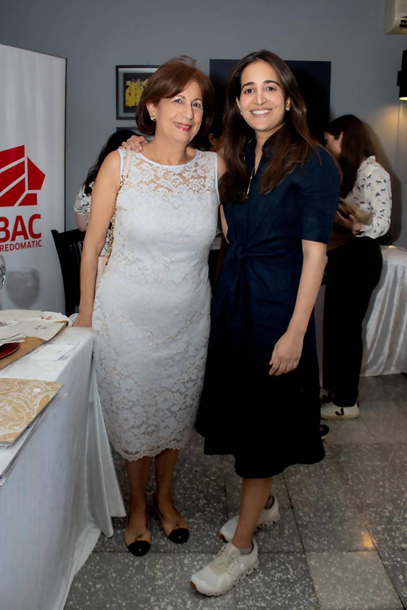 Lucet Talamas y Valeria Chahín