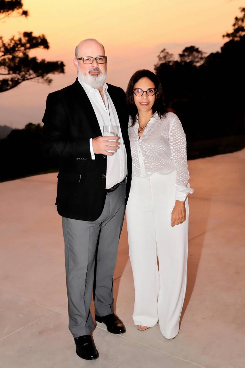 Carlos Genie y su esposa, Jackie Kafati.